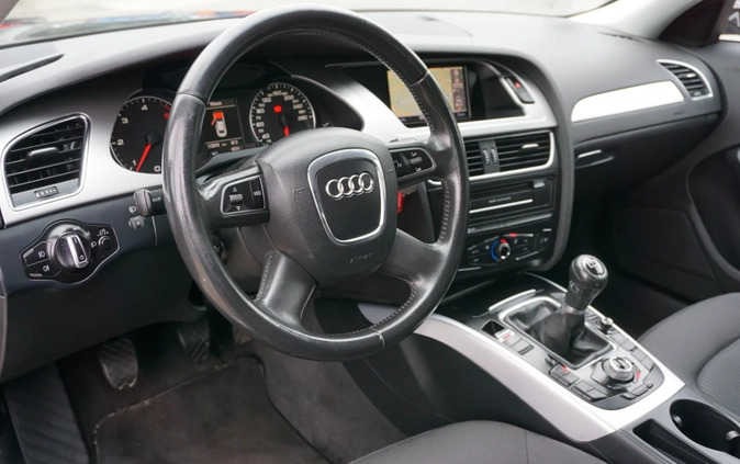 Audi A4 cena 37900 przebieg: 173000, rok produkcji 2011 z Brzozów małe 232
